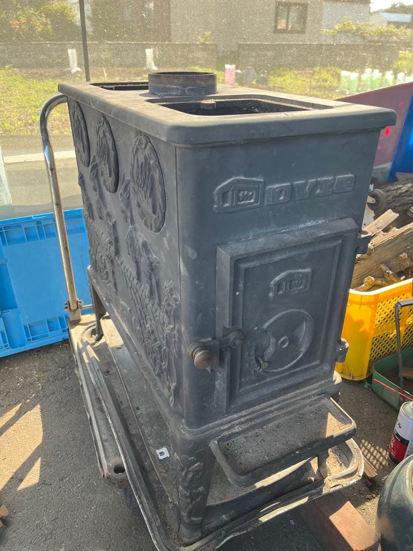 薪ストーブ、北欧薪ストーブ、ベルギー王国薪ストーブ、ドブレ薪ストーブ 3匹のヤギ