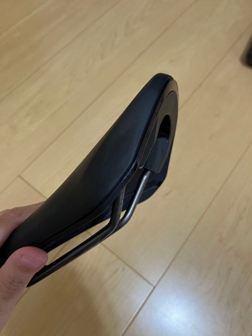 fizik argo tempo r3 サドル
