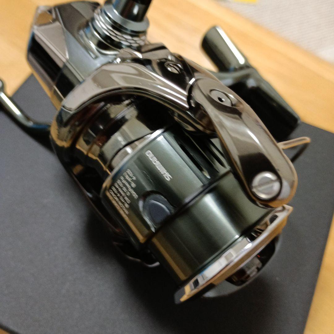 シマノ 22ステラ 数回使用 C2000SHG ハンドルノブ、リールスタンド付き