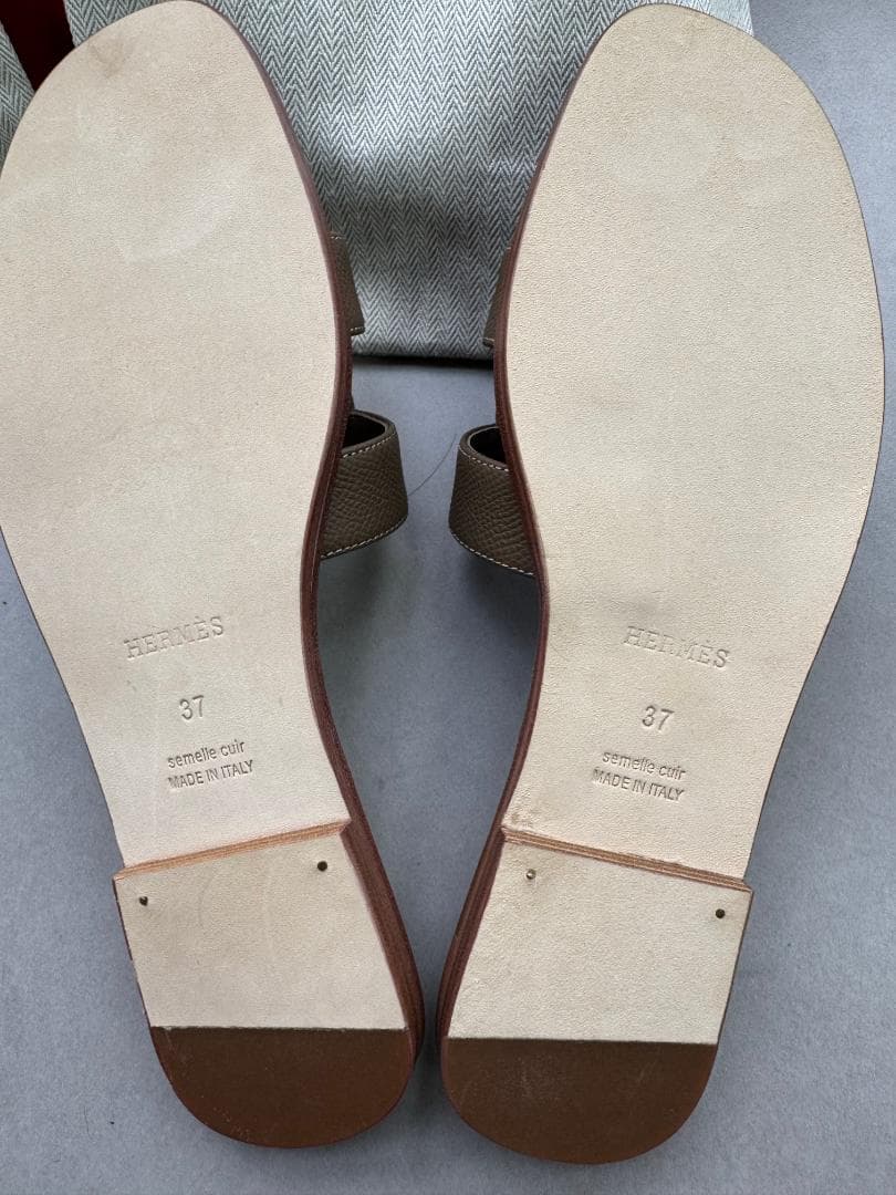 Hサンダル オラン フラットサンダル エプソン エトゥープ サイズ37