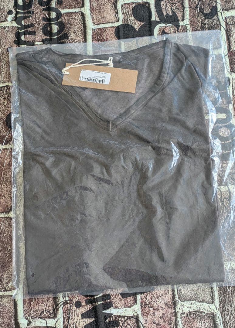 サルセーションウェア新作ＶTシャツダークブラウン色Мサイズ未開封品