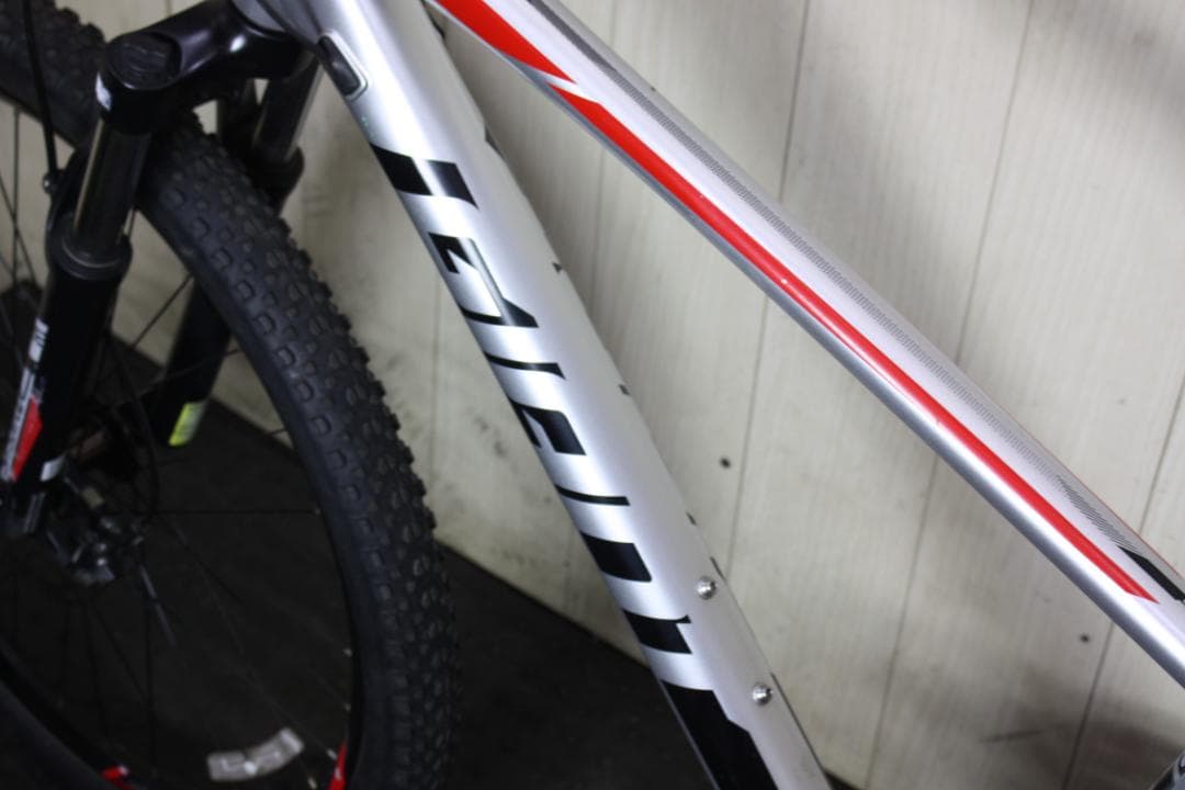 GIANT TALON 27.5インチ 24速 400mm 油圧式MTB