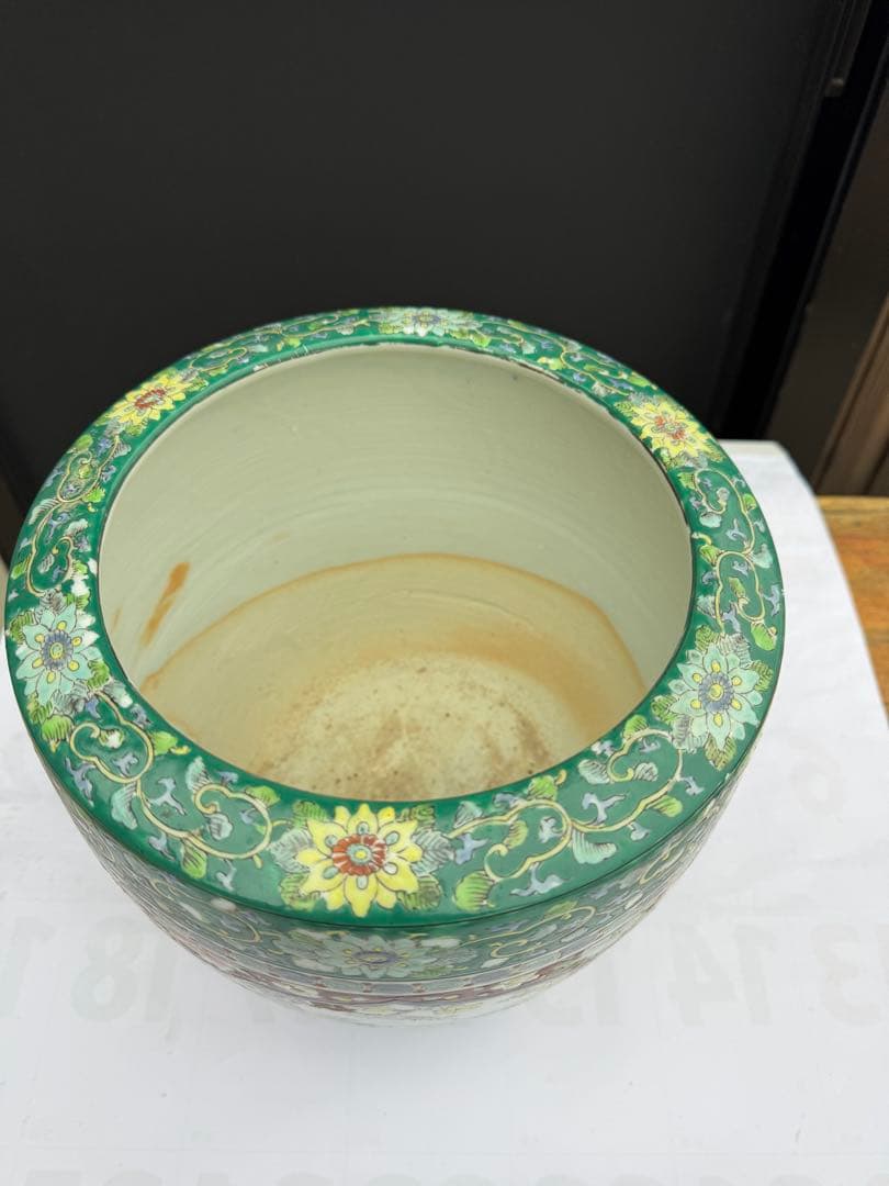 陶器製火鉢　高さ　24cm 直径　25cm