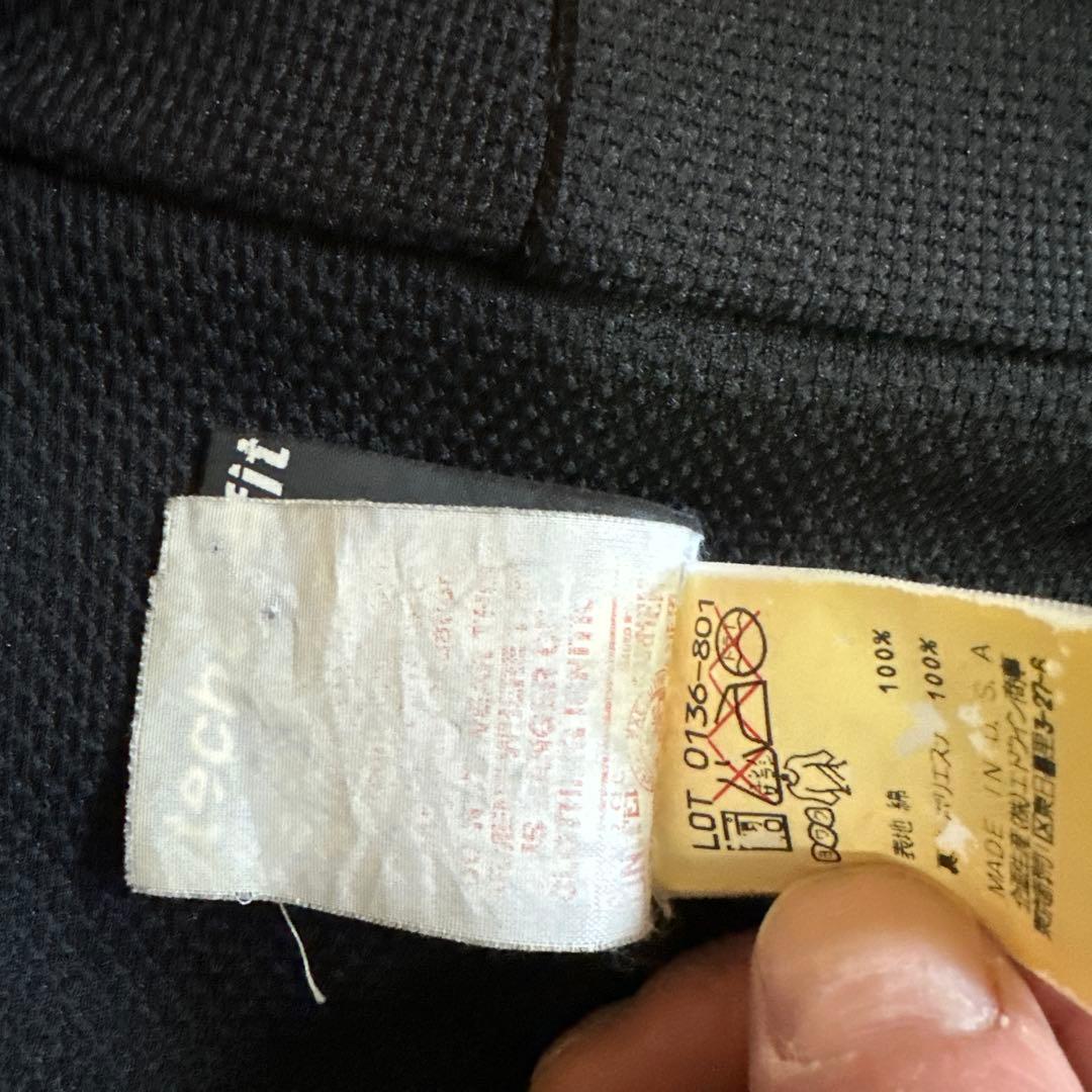 カーハートビームスコラボアクティブジャケット