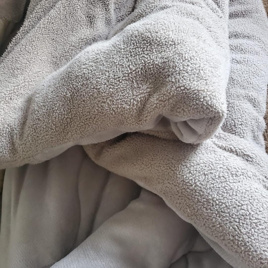 アイリスプラザ 掛け布団 シープボア 毛布 3層構造でふんわりあったか 洗濯機p