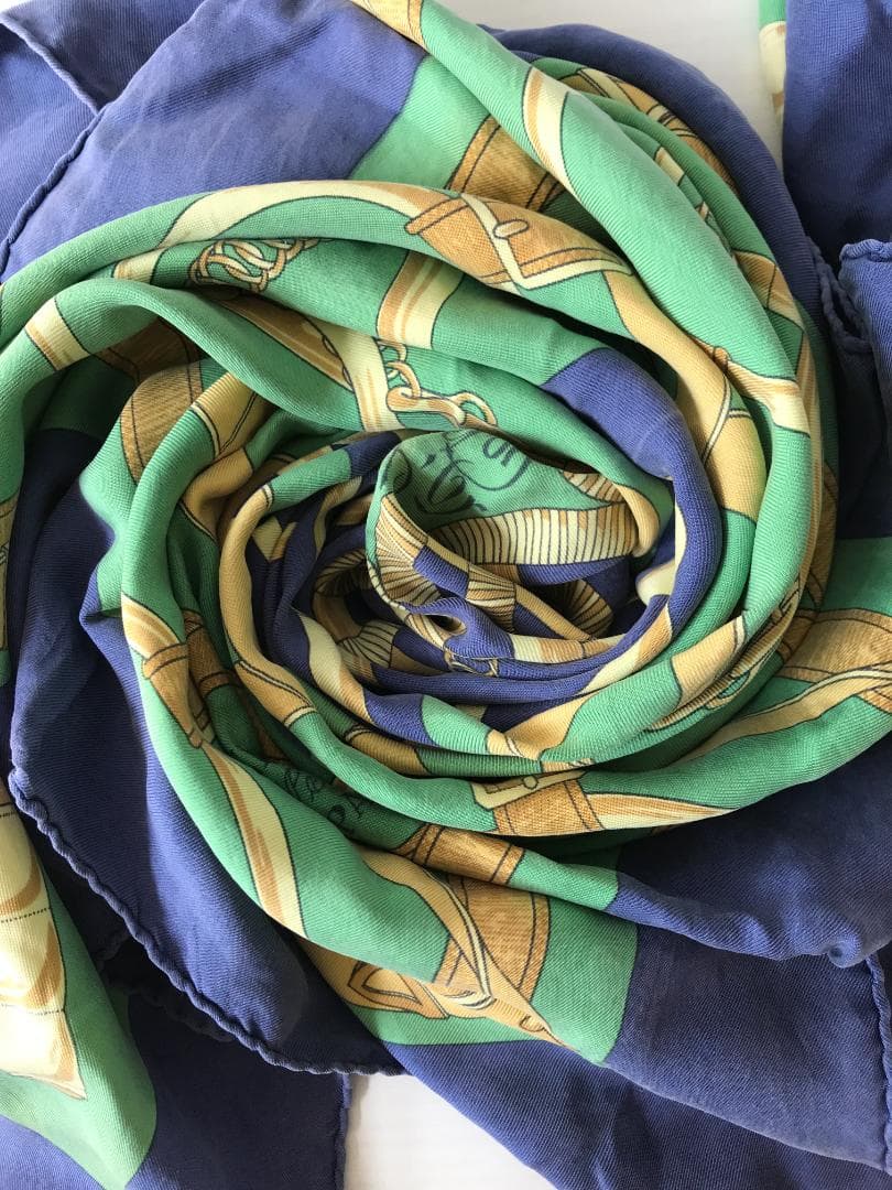 HERMES　エルメス　大判スカーフ　カレ90　黄金の拍車　488