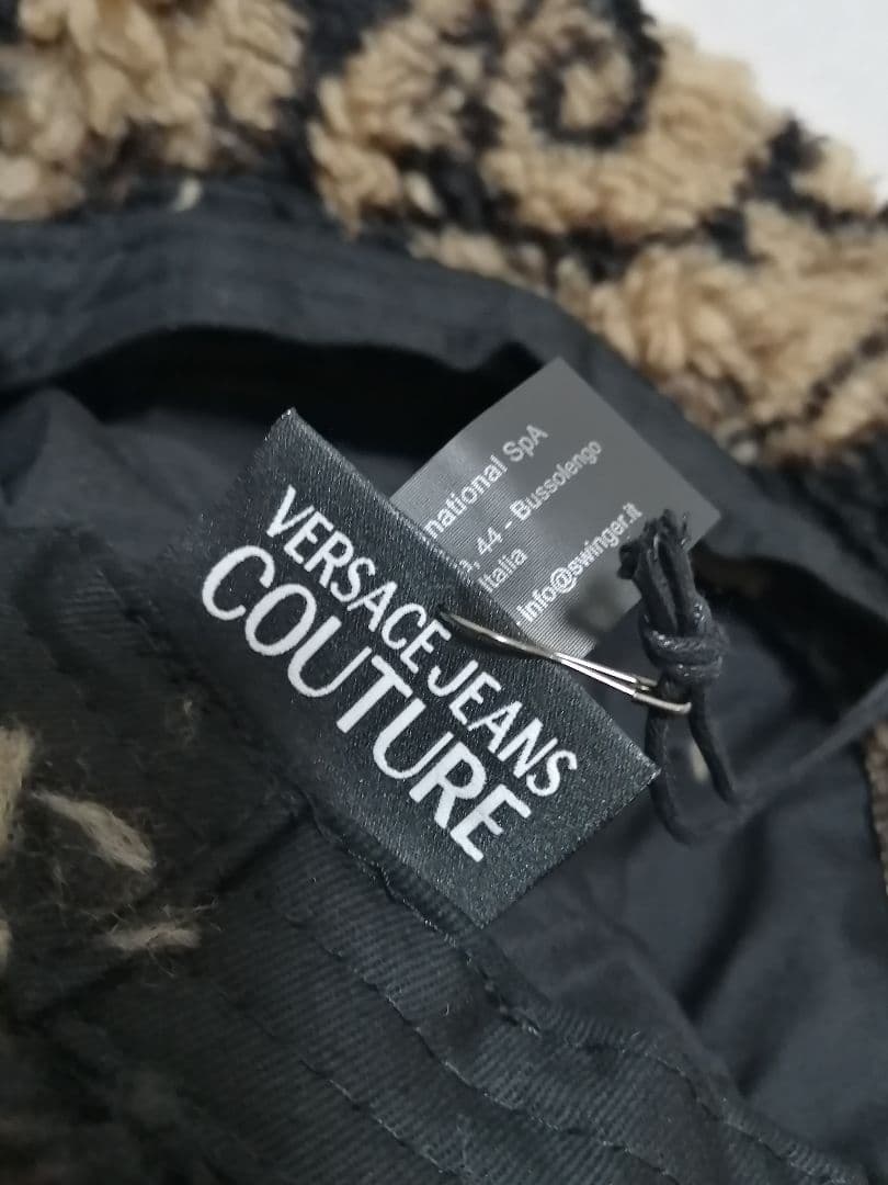 ♂♀新品・ハット【Versace Jeans Couture】ボア素材　М