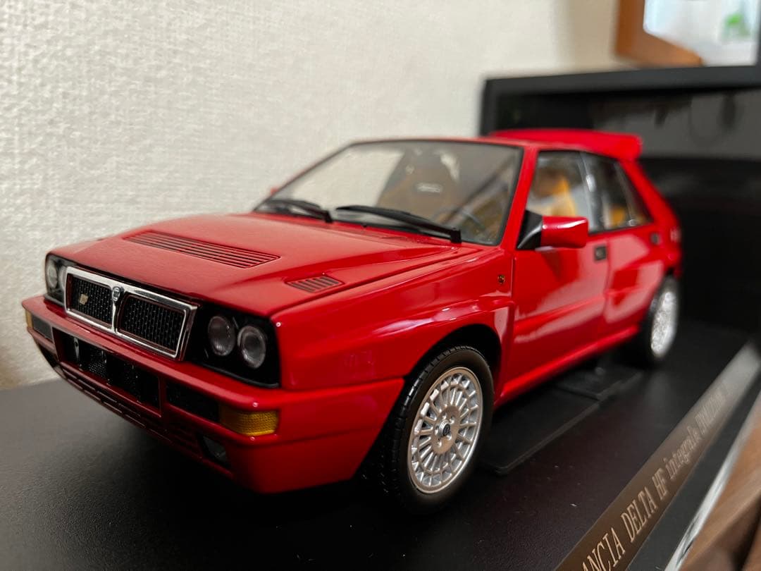 開封、未展示品　ランチアデルタ　エボ2 京商　1/18