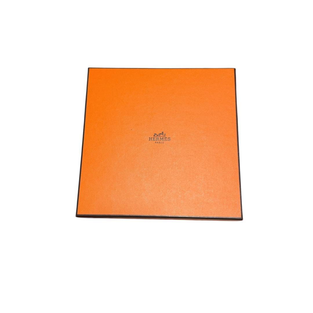 HERMES エルメス スカーフ カレ55 マハラニの庭 ドット刺繍