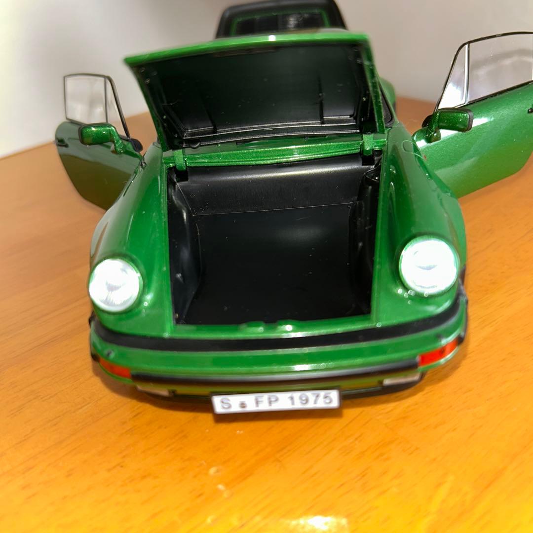 1/18ノレブ　ポルシェ911ダーボー