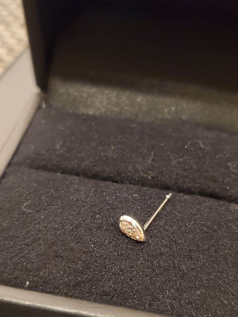 リーフ型ピアス ダイヤモンド