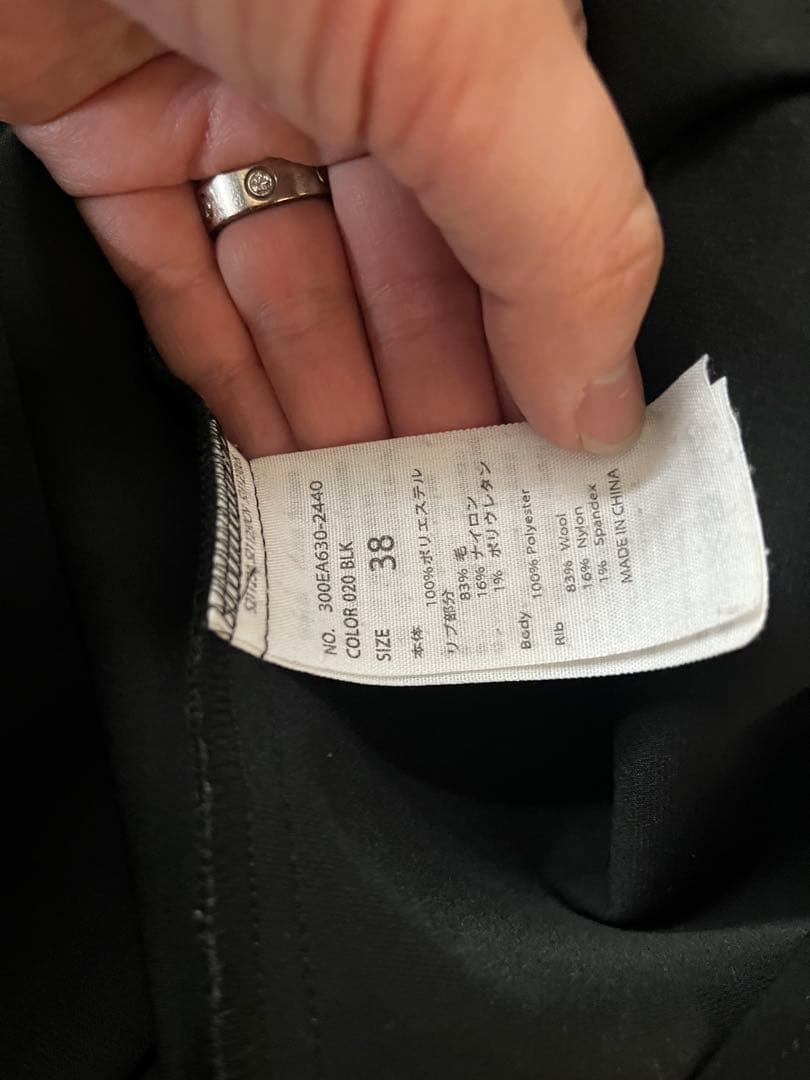 ブラック ハイネック バルーンスリーブ トップス