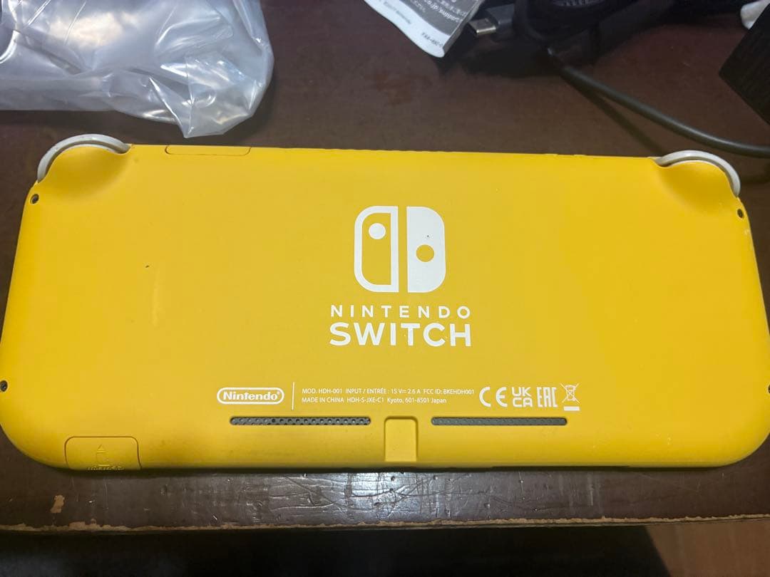 switch lite ジャンク　イエロー