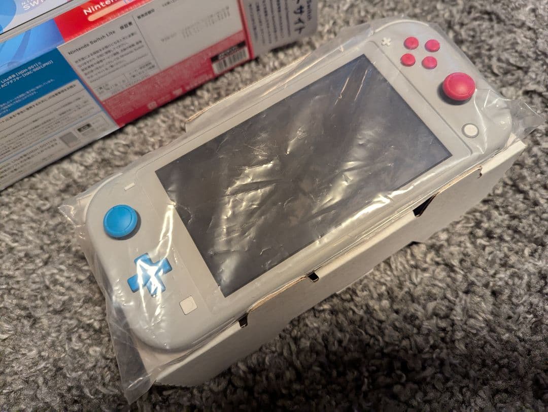 箱あり美品　Nintendo Switch Lite ポケモン 特別デザイン
