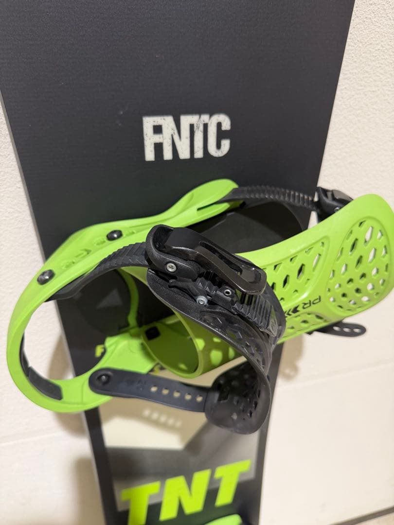 【美品】FNTC TNTスノーボード