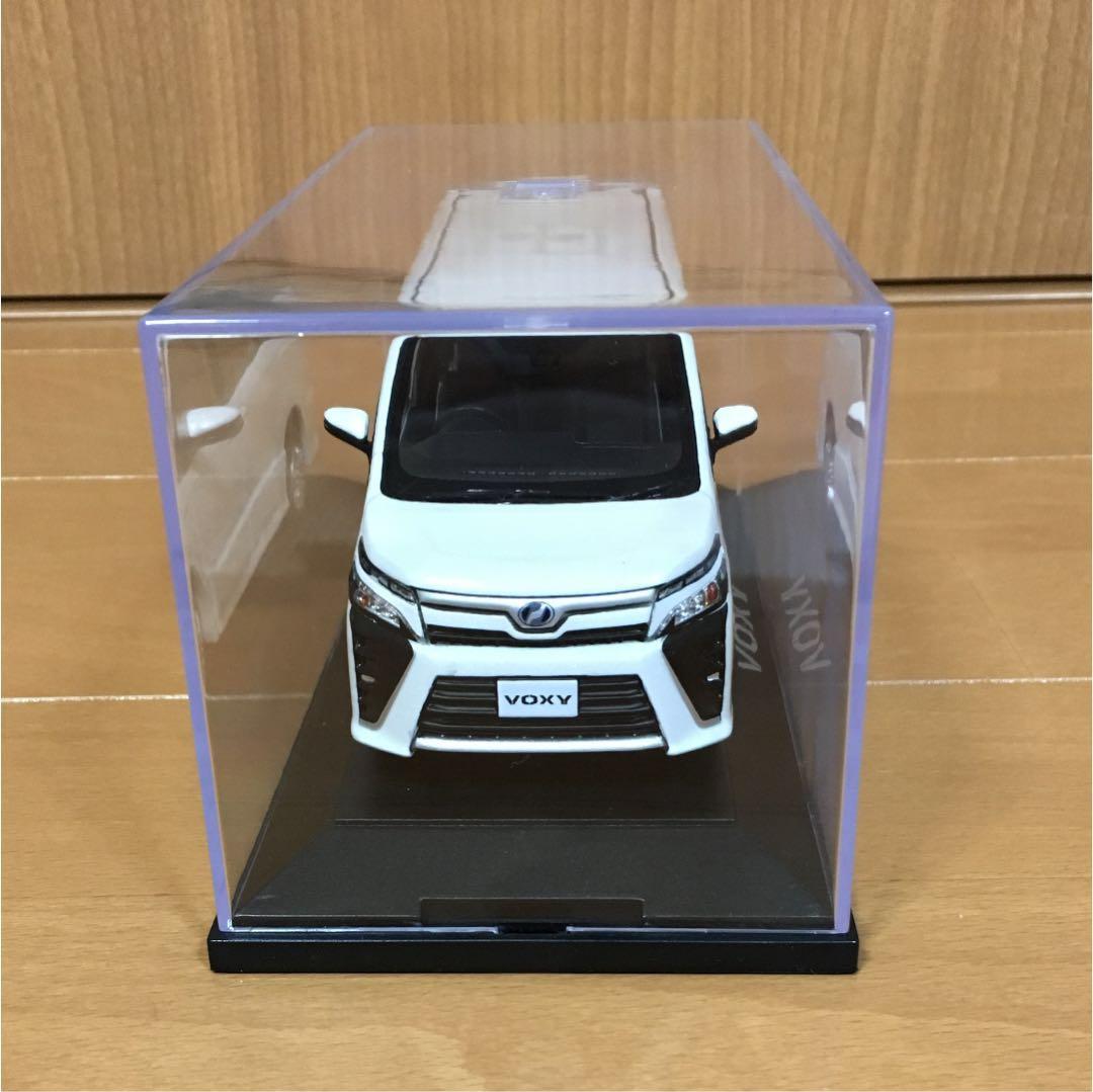 voxy ヴォクシー カラーサンプル