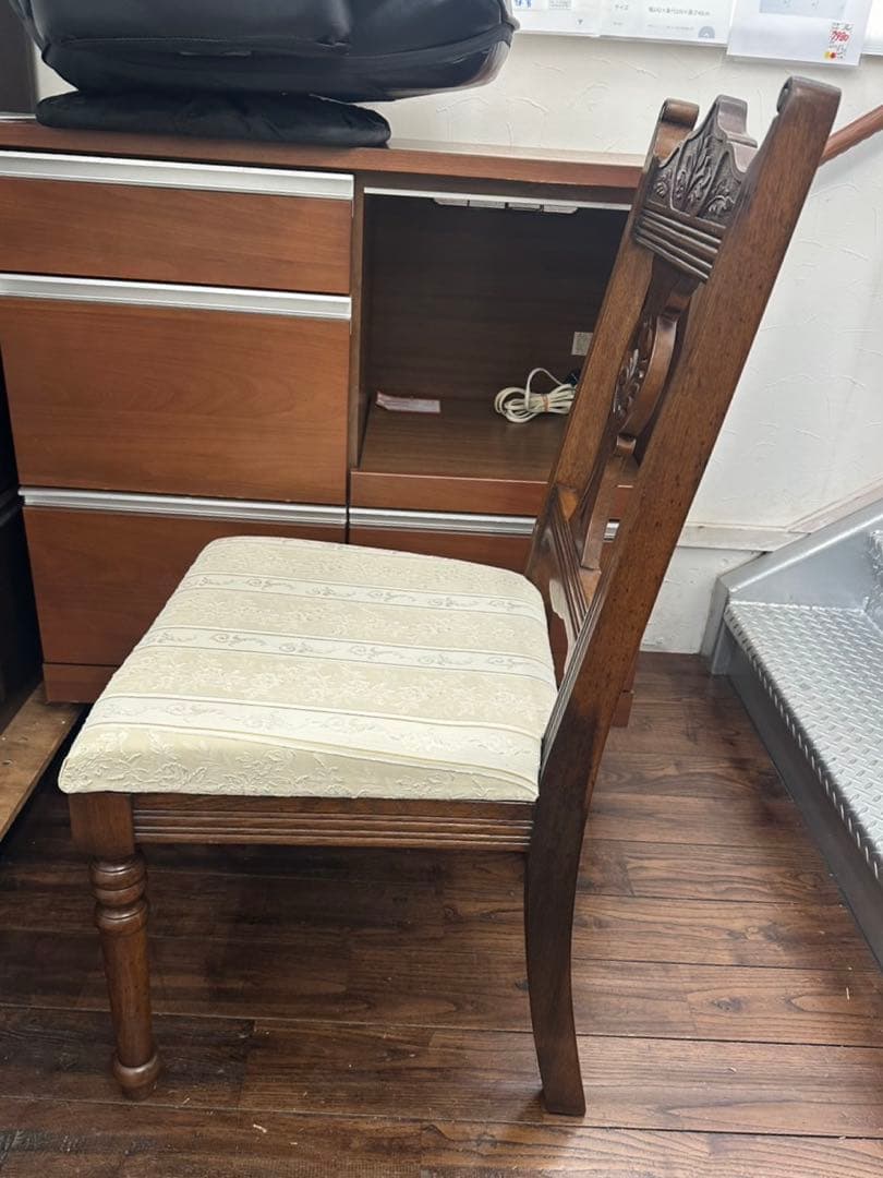 美品❗️椅子　チェア　イタリア調　北九州市福岡市限定