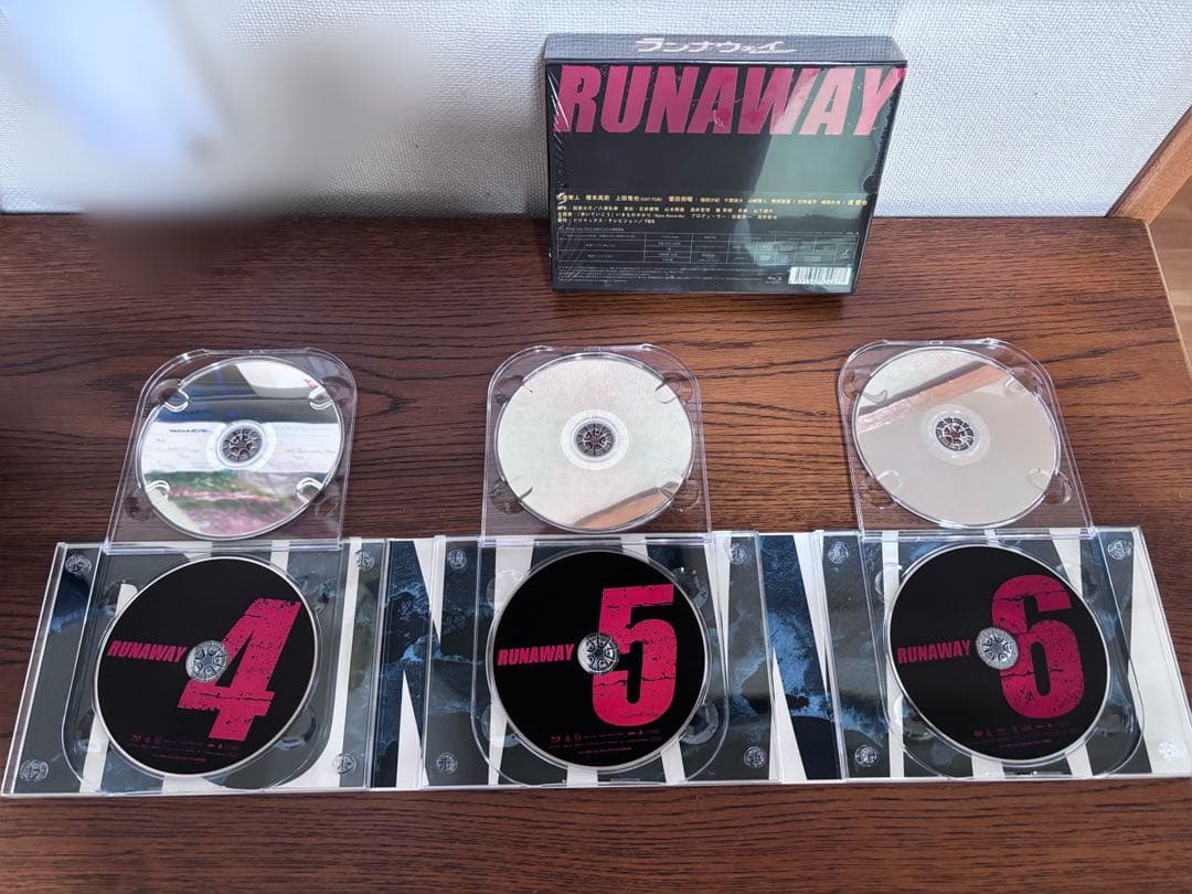 ランナウェイ RUNAWAY Blu-ray