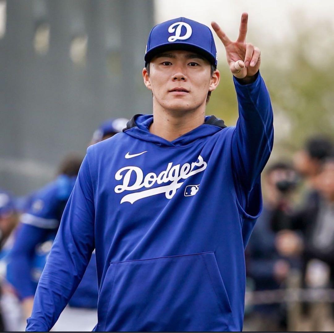 Ｌ ドジャースノースリーブパーカー選手着用モデル　オーセンティックNike