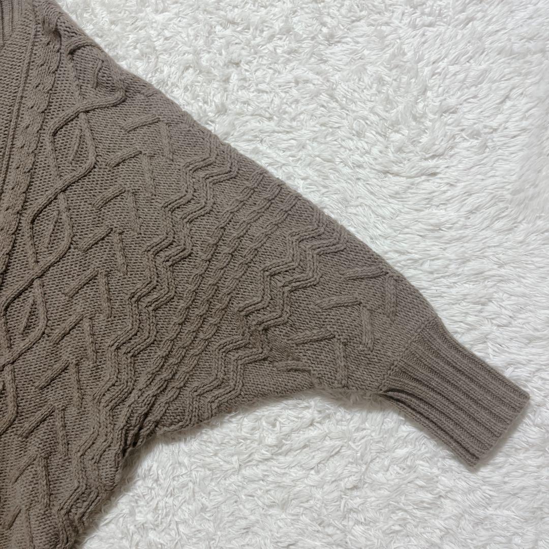 美品✨ティッカ　ハンドケーブルニットポンチョカーディガン　ベージュ