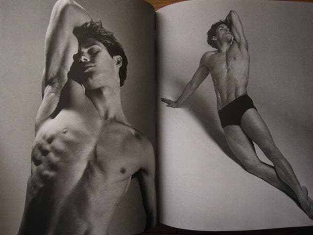 アート・デザイン・音楽 Roberto Bolle An Athlete in Tights