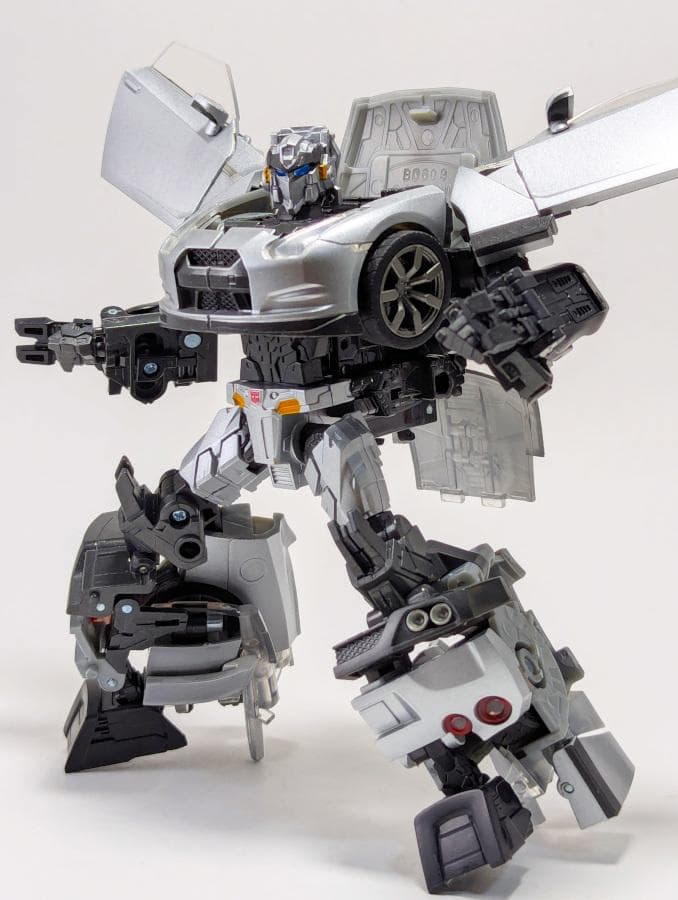 トランスフォーマー オルタニティ コンボイ アルティメイトメタルシルバー