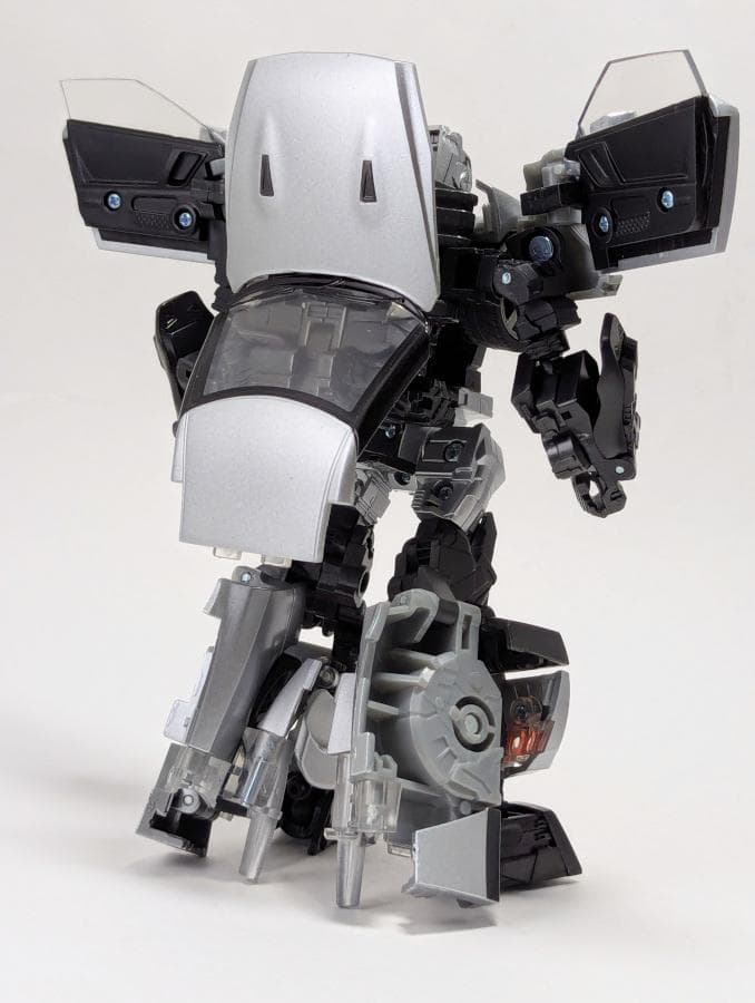 トランスフォーマー オルタニティ コンボイ アルティメイトメタルシルバー