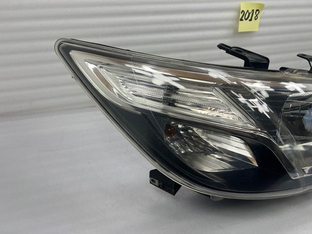 し*ょ様 スバル エクシーガ純正HIDキセノンヘッドライト1861 YA4/5/