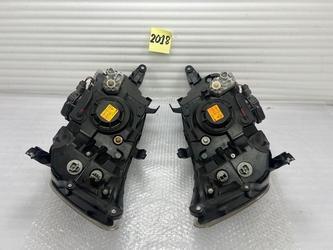 し*ょ様 スバル エクシーガ純正HIDキセノンヘッドライト1861 YA4/5/