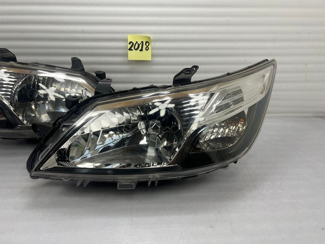 し*ょ様 スバル エクシーガ純正HIDキセノンヘッドライト1861 YA4/5/