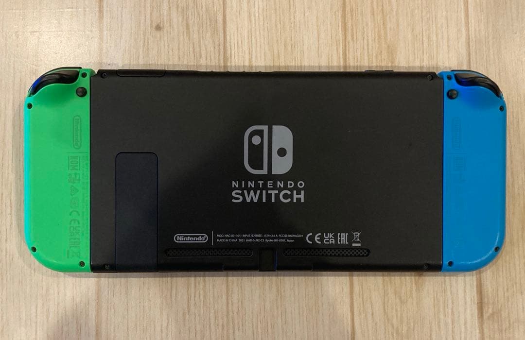 Nintendo Switch 本体＋Joy-Con（青・緑）、付属品