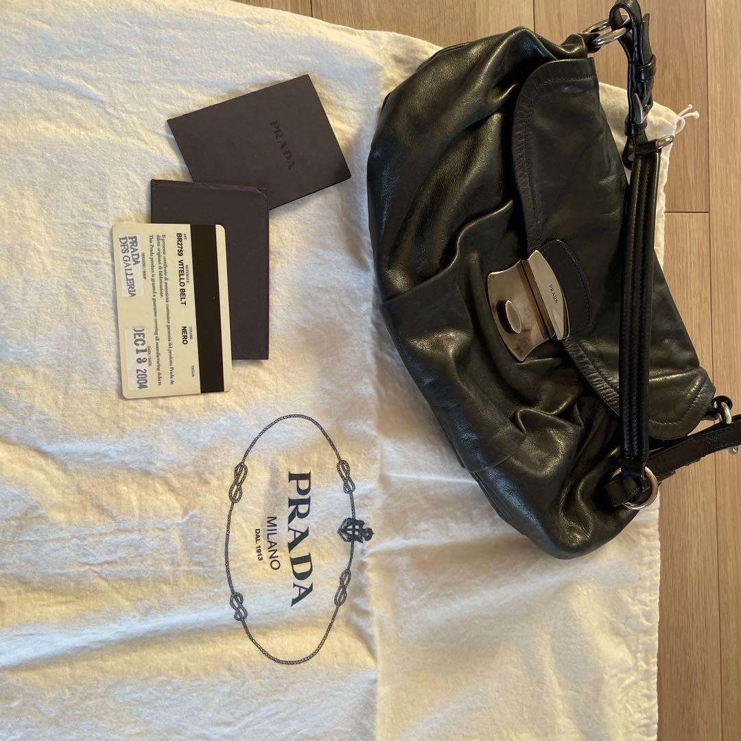 プラダ　レザーバック