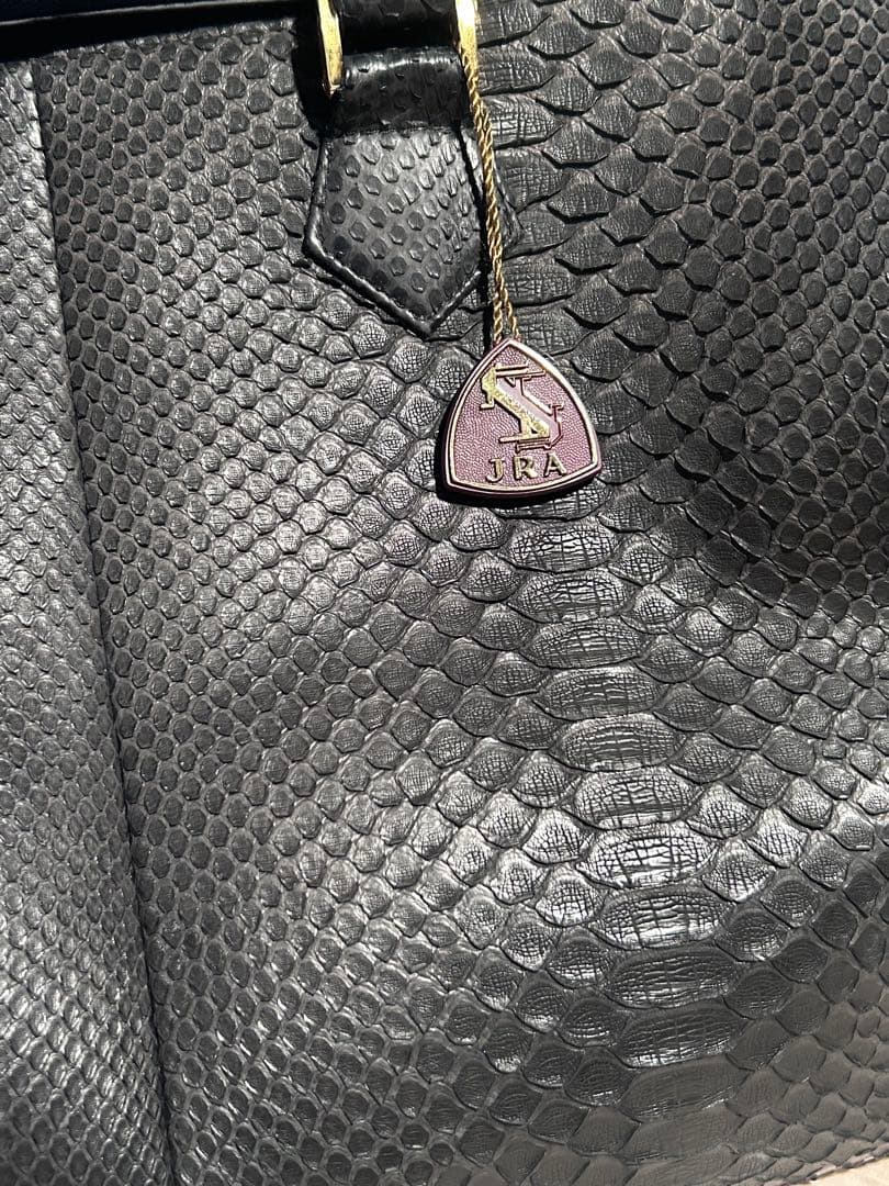 高品質　日本製　 本物ダイヤモンドパイソン 革　JRA認定 ボストンバッグ