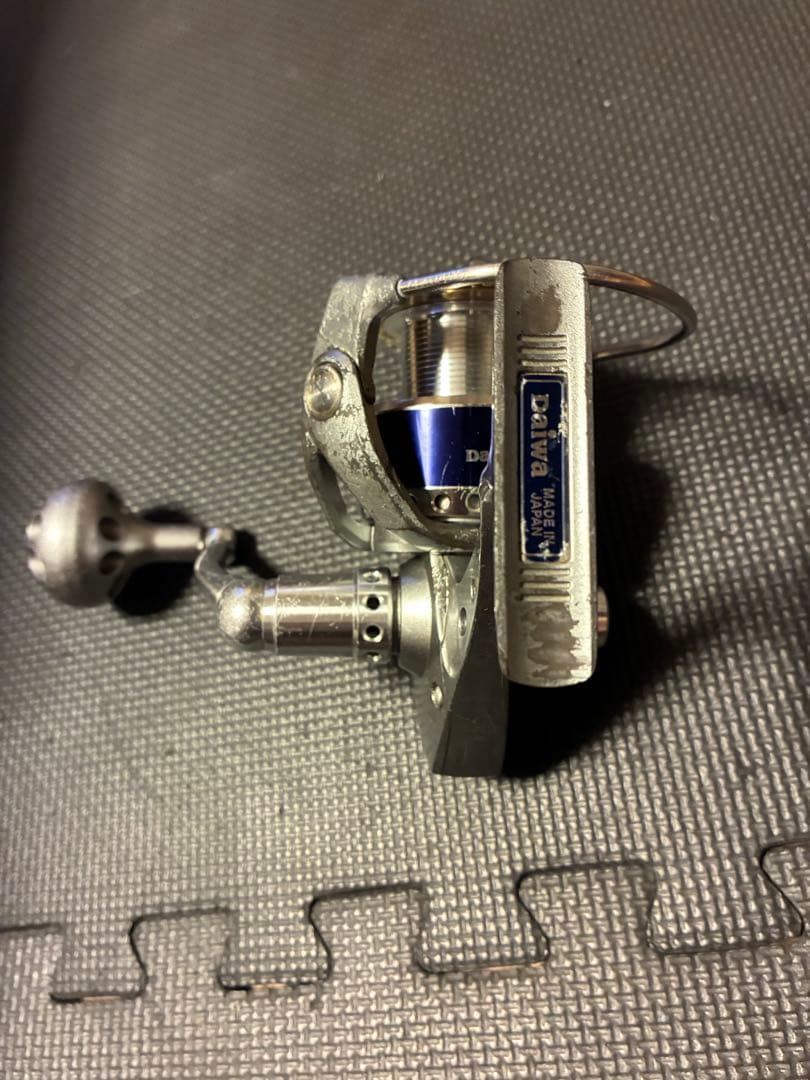 B*e様 ダイワ　daiwa Saltiga Z4500 スピニングリール　ソル