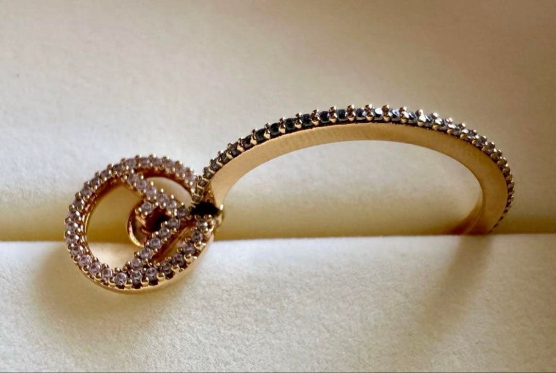 最終SALE♥︎超美品♥︎FENDI エフィズ フェンディ ピアス　片耳　即日匿配