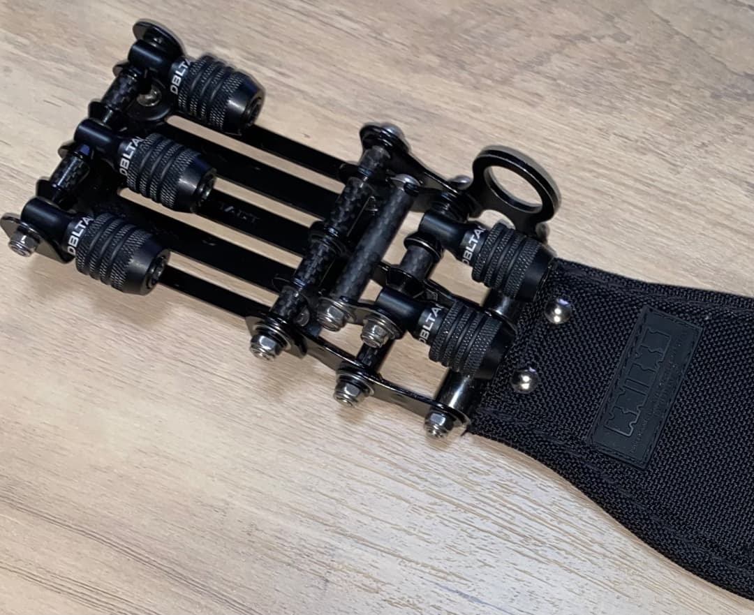 ニックス風チェーンタイプ　ビットホルダー5P付きベルトループ　ブラック×ゴールド