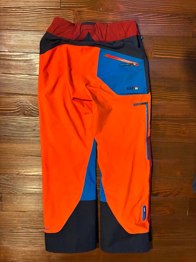 ピークパフォーマンス スキーウェア