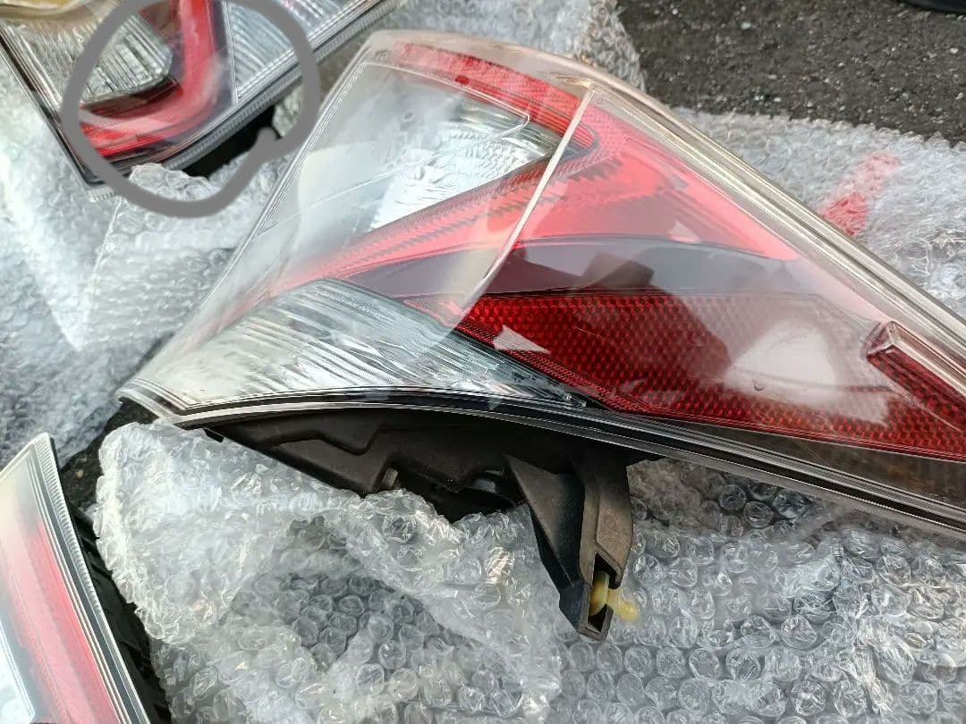 【サイト】プリウス50前期　純正テールランプ　フルセット