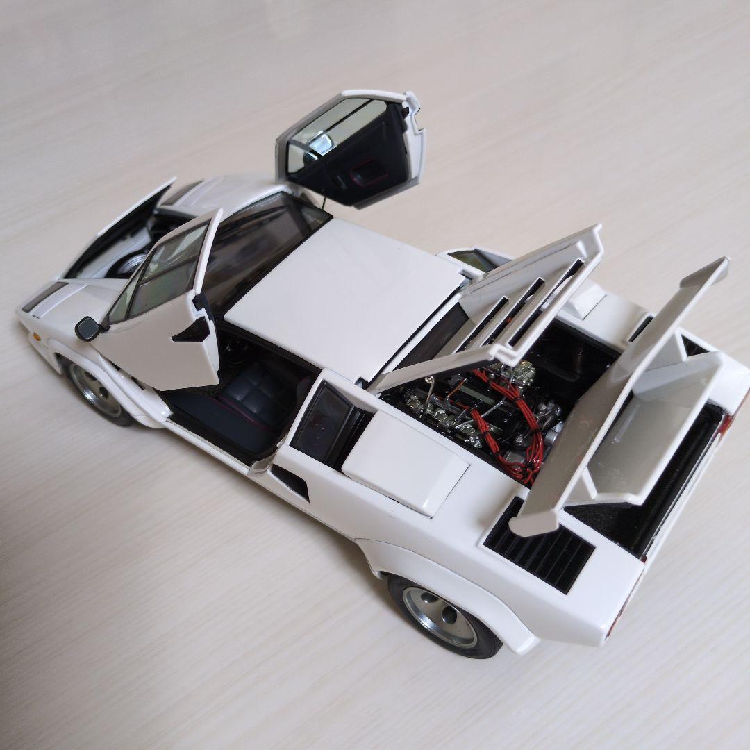 Lamborghini Countach5000s ホワイト ミニカー 1/18