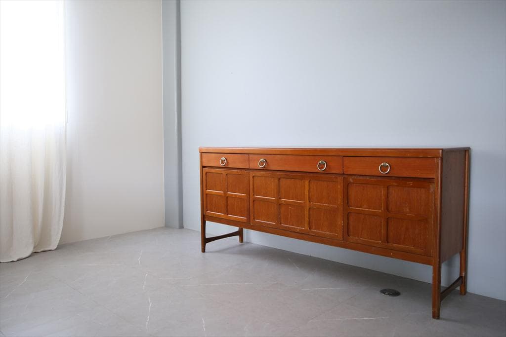 英国アンティークNathanネイサン製サイドボード/キャビネット(89-159