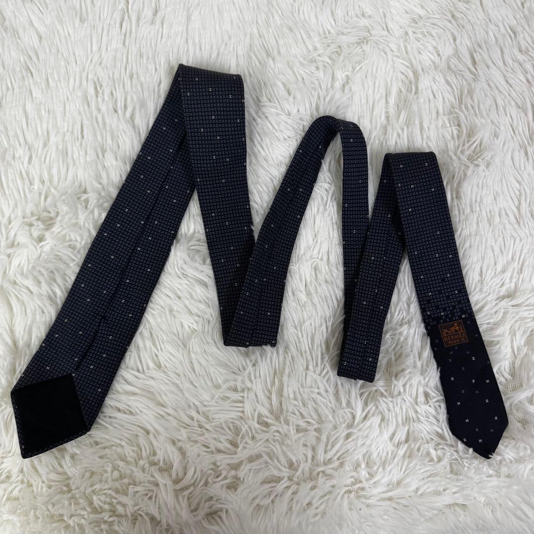 エルメス ネクタイ アーケードH ナロータイ 7cm シルク100％ ネイビー系