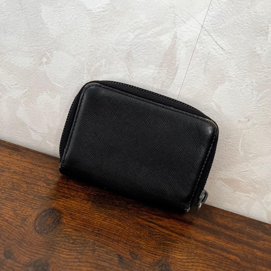 PRADA プラダ サフィアーノ レザー 三角プレート 6連 キーケース