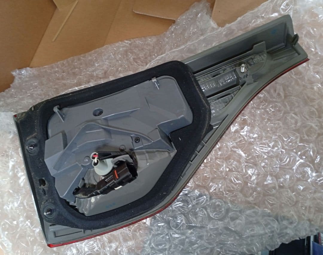 エスティマ　ACR50　純正テールランプ