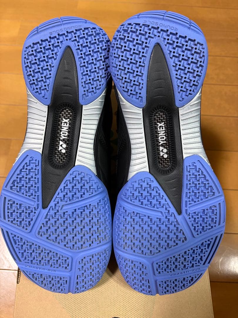 ヨネックスバドミントンシューズパワークッション88ダイヤル26.0cm送料込