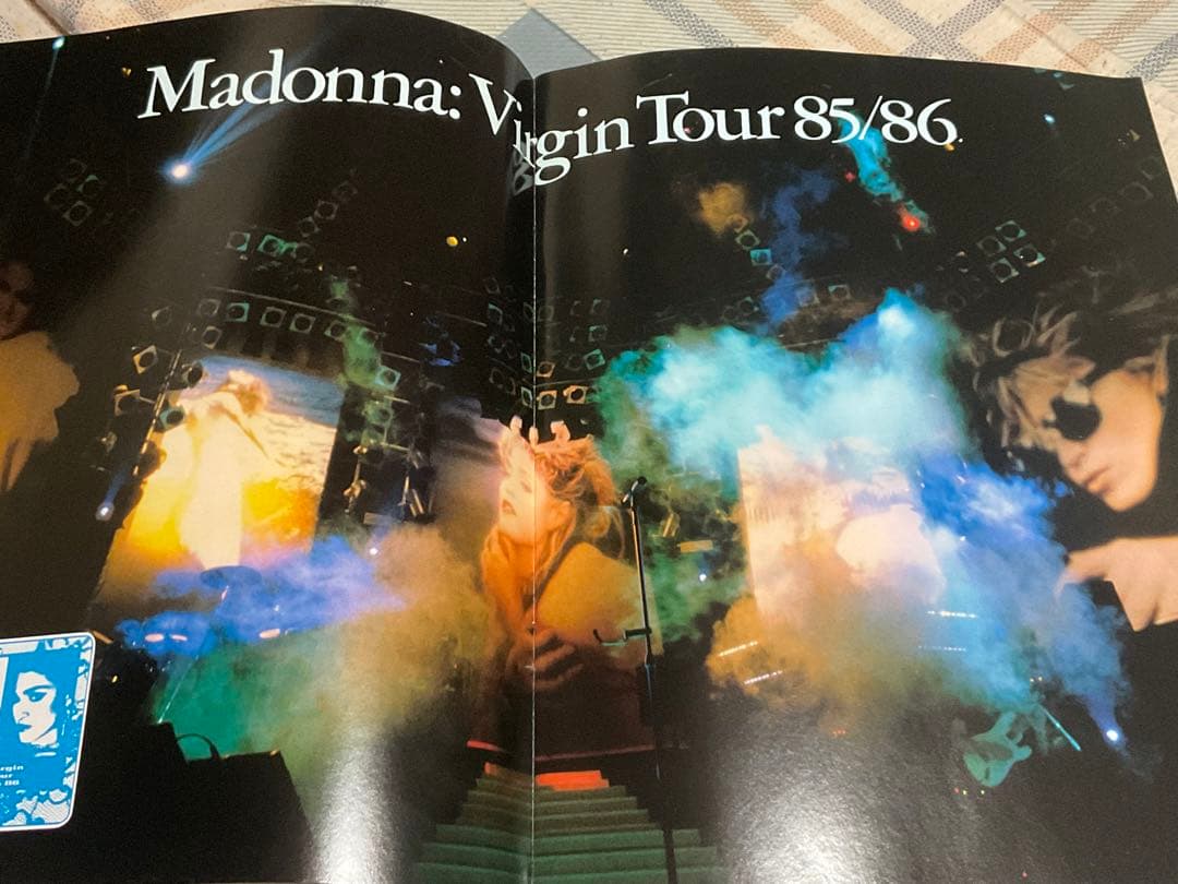 MADONNA［マドンナ］週刊FM別冊。音楽之友社。【昭和60年11月20日刊】