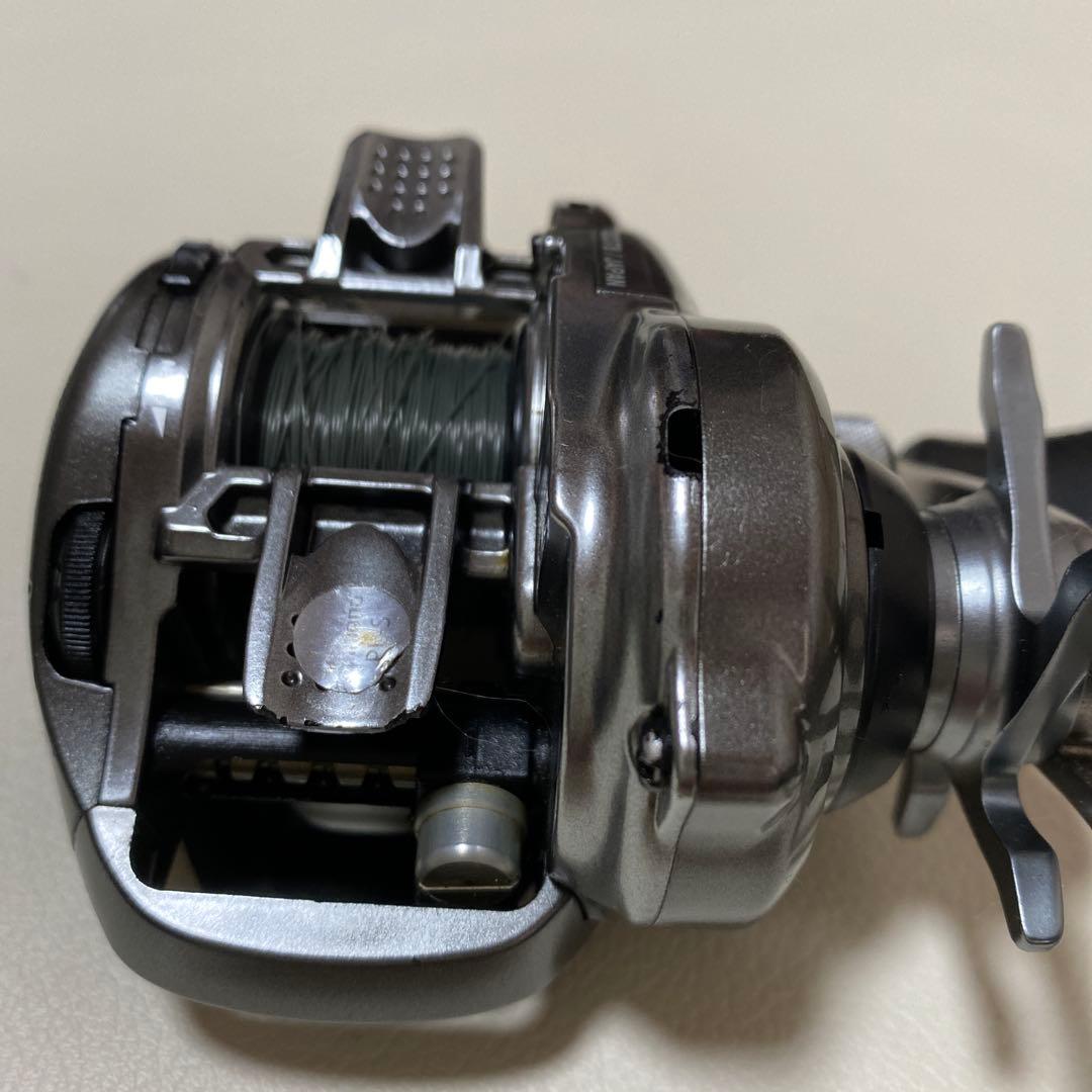 シマノ　15メタニウムDC70HGベイトリール シルバー ダブルハンドル