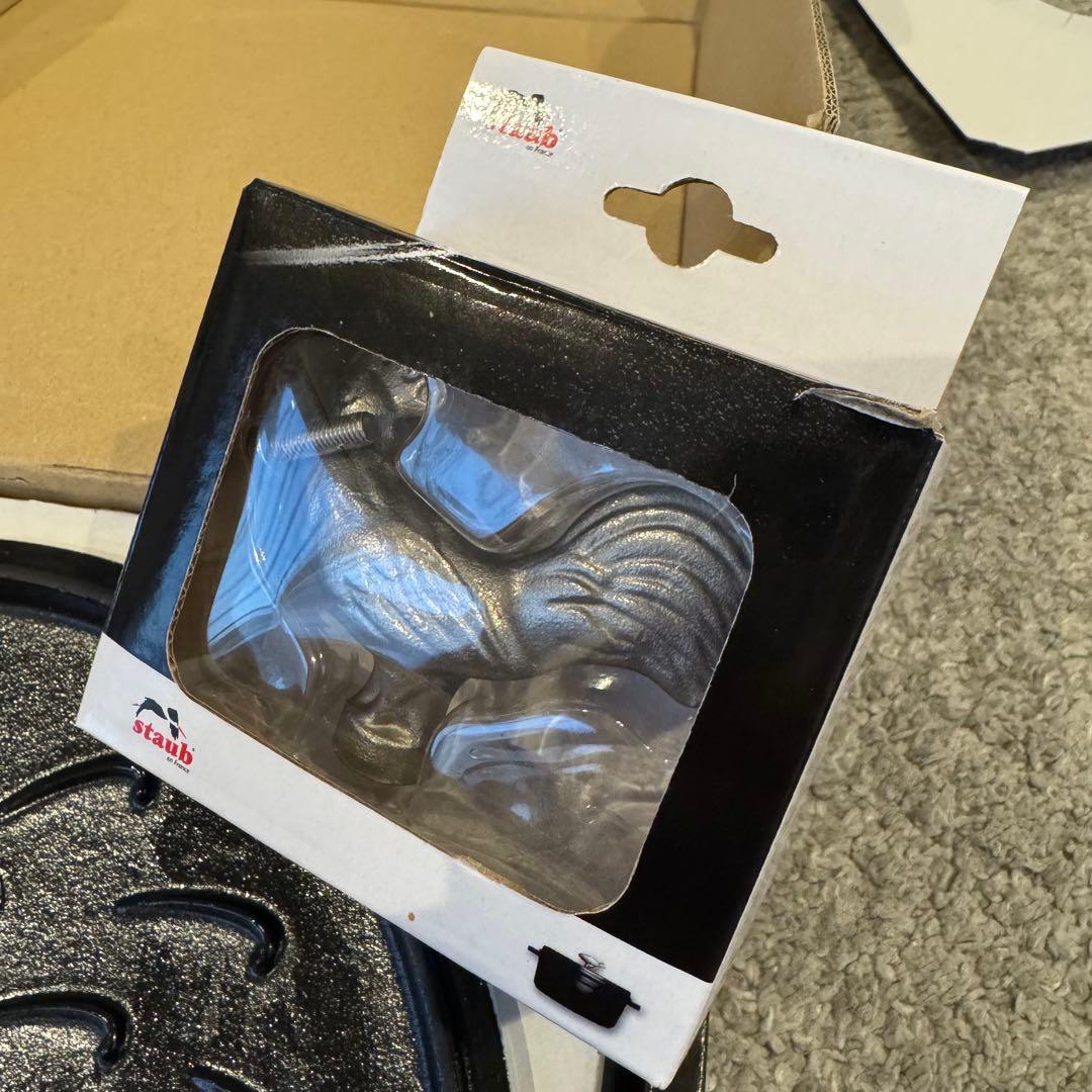 ストウブ ブレイザーソテーパン24㎝ スノーフレーク アニマルノブチキン付き