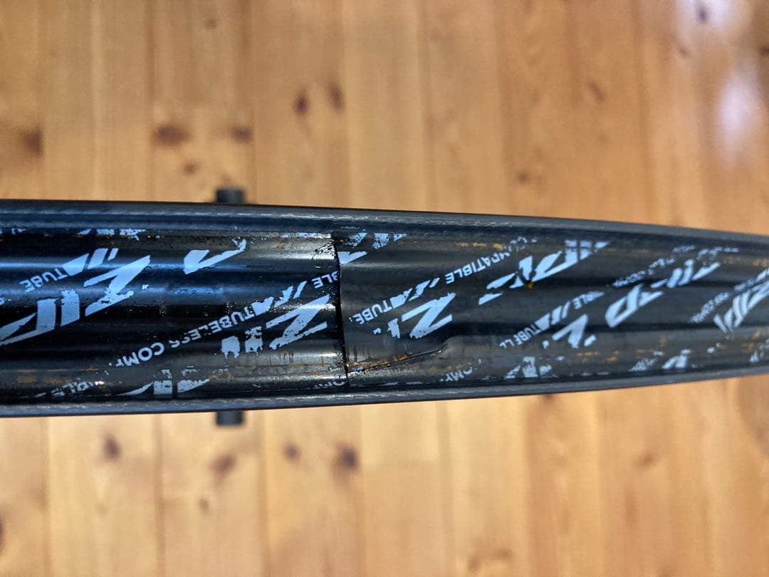 Zipp 303 Firecrest チューブレス　ディスクホイール