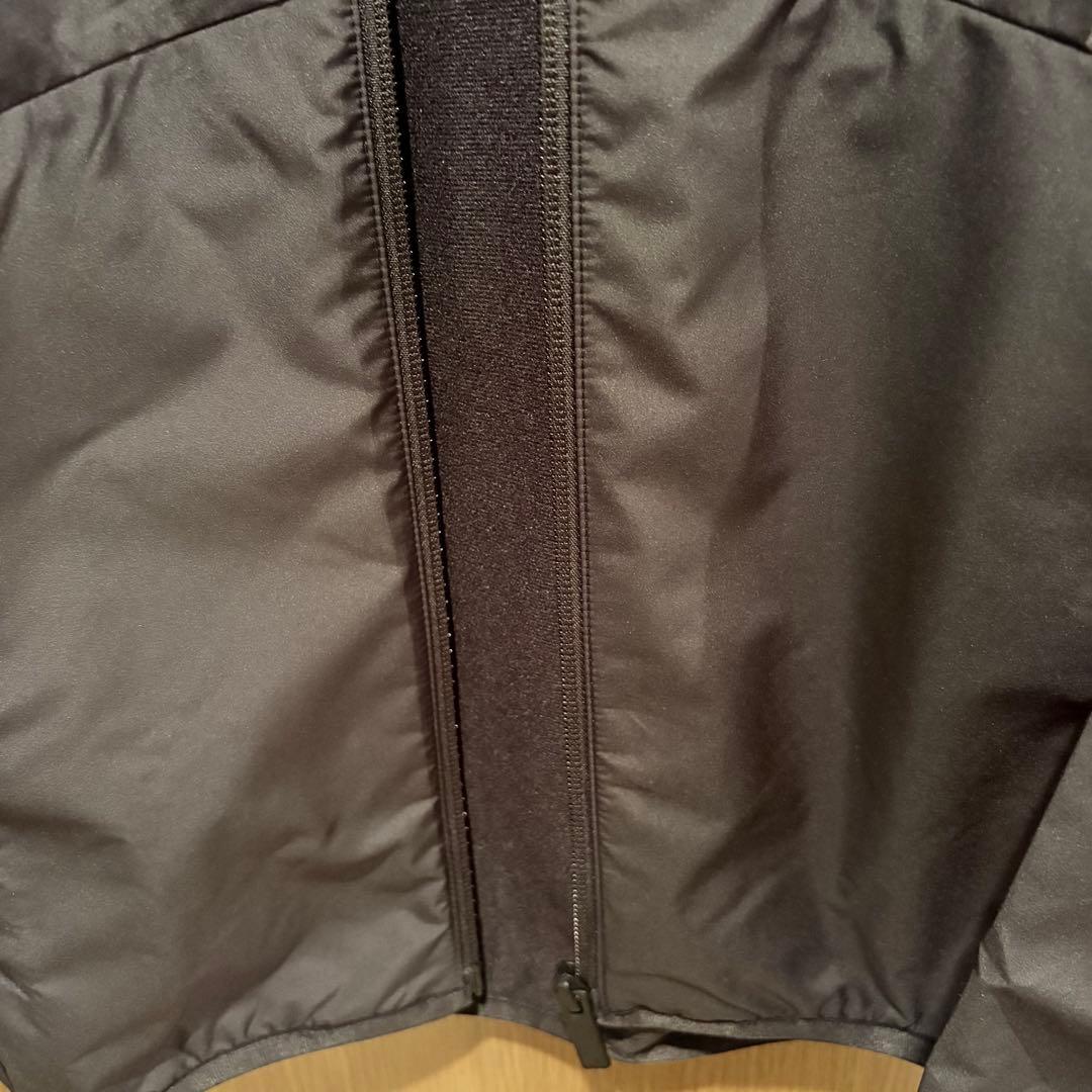 adidas フード付き　レディースウィンドブレーカー 黒/グレー