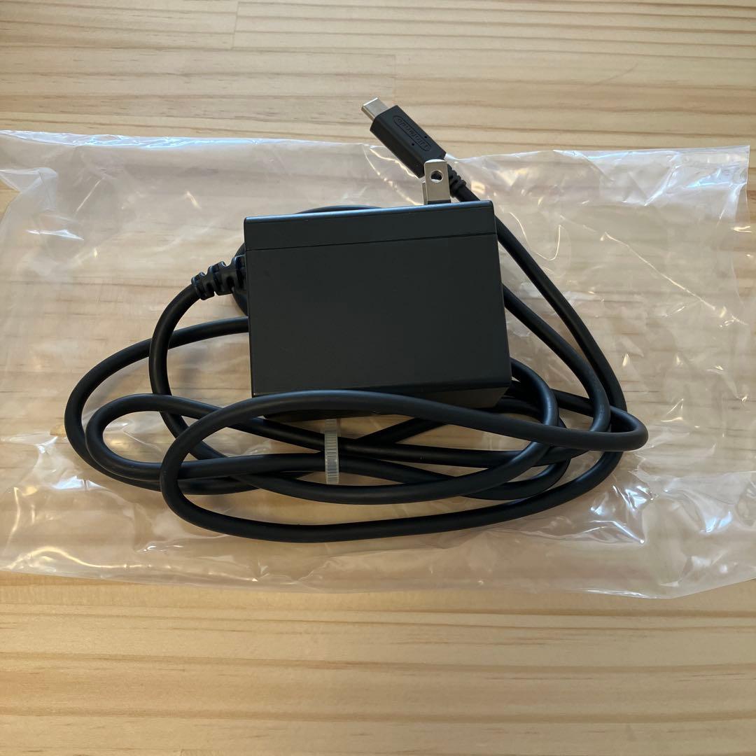 任天堂　Switch 本体　箱付き　コントローラー付き